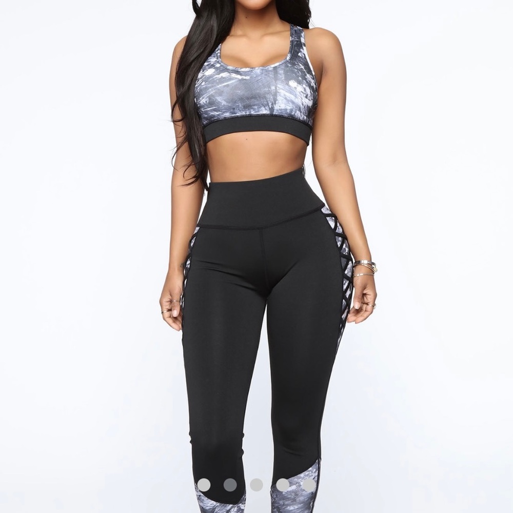 Black & Grey FashionNova Active Set in Size XS (both)